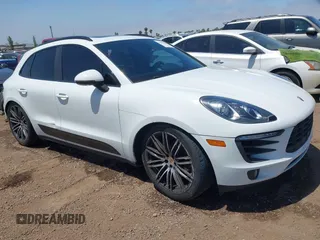 2015 Porsche Macan S z VIN WP1AB2A52FLB59239, wystawiony jako IAAI lot #42282262 z przebiegiem 88 441 mil mil oraz . Historia ofert i sprzedaży dostępna na DreamBid. Obrazek 1.