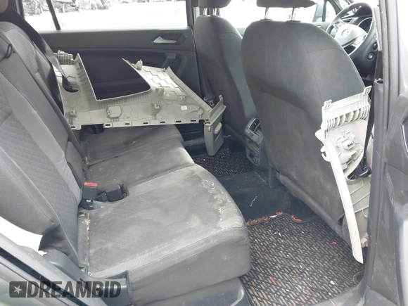 2018 Volkswagen Tiguan S with VIN 3VV0B7AX2JM011628, listed as a IAAI auction lot 41685841 with 129,484 mi miles and . Bid and sale history available at DreamBid. Image 8.