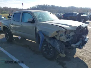 2017 Toyota Tacoma SR5 z VIN 3TMCZ5AN2HM095163, wystawiony jako IAAI lot #41010703 z przebiegiem 149 262 mil mil oraz . Historia ofert i sprzedaży dostępna na DreamBid. Obrazek 1.