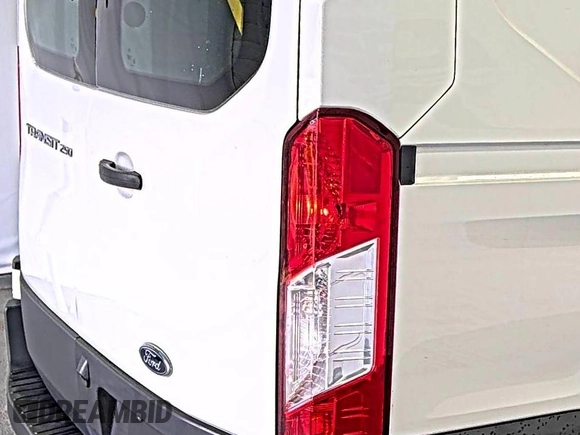2020 Ford Transit Cargo z VIN 1FTBR1Y89LKA77943, wystawiony jako IAAI lot #42642576 z przebiegiem 144 064 mil mil oraz . Historia ofert i sprzedaży dostępna na DreamBid. Obrazek 28.