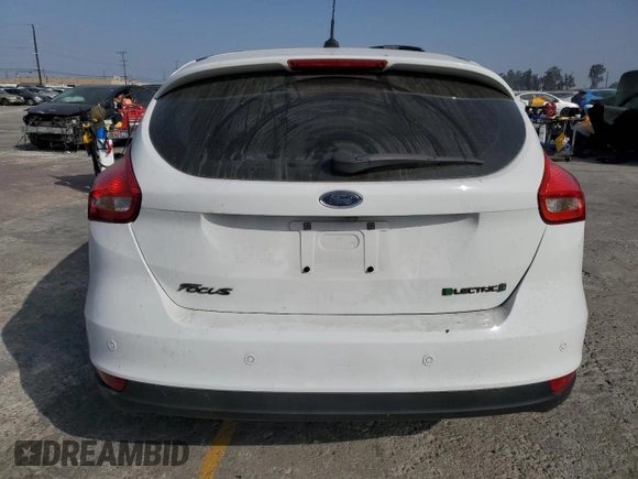 2015 Ford Focus Electric z VIN 1FADP3R43FL204874, wystawiony jako Copart lot #57968814 z przebiegiem 104 590 mil mil oraz Tytuł czysty. Historia ofert i sprzedaży dostępna na DreamBid. Obrazek 6.