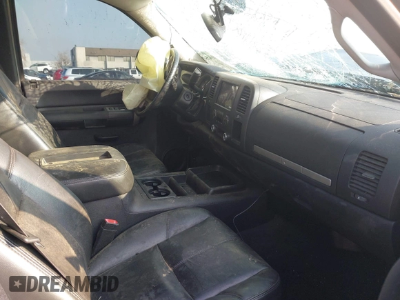 2007 Chevrolet Silverado 1500 LT w/1LT with VIN 2GCEC19J671681715, listed as a IAAI auction lot 41460453 with 119,714 mi miles. Bid and sale history available at carsss.com. Image 5.
