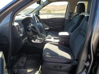2024 Nissan Frontier SV z VIN 1N6ED1FK2RN604834, wystawiony jako Copart lot #76751104 z przebiegiem 7 788 mil mil oraz Szkoda całkowita • Salvage title. Historia ofert i sprzedaży dostępna na DreamBid. Obrazek 7.