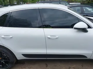 2015 Porsche Macan S z VIN WP1AB2A53FLB65406, wystawiony jako IAAI lot #42202535 z przebiegiem 135 492 mil mil oraz . Historia ofert i sprzedaży dostępna na DreamBid. Obrazek 13.