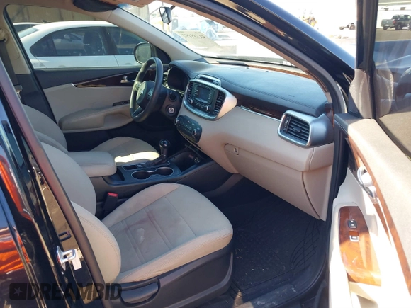 2016 Kia Sorento LX with VIN 5XYPGDA58GG137610, listed as a IAAI auction lot 41739192 with 141,516 mi miles and . Bid and sale history available at DreamBid. Image 5.