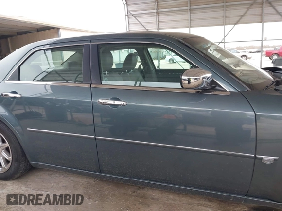 2006 Chrysler 300 C with VIN 2C3KA63H66H318725, listed as a IAAI auction lot 41629398 with 157,367 mi miles. Bid and sale history available at carsss.com. Image 14.