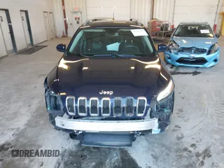 2014 Jeep Cherokee Latitude z VIN 1C4PJMCS2EW219949, wystawiony jako IAAI lot #42221418 z przebiegiem 74 961 mil mil oraz . Historia ofert i sprzedaży dostępna na DreamBid. Obrazek 12.