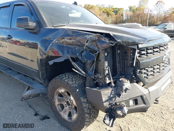 2017 Chevrolet Silverado 1500 LT with VIN 1GCVKREC0HZ293560, listed as a IAAI auction lot 40706331 with 133,438 mi miles. Bid and sale history available at carsss.com. Image 6.