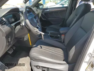 2023 Volkswagen Tiguan SE R-Line Black z VIN 3VVCB7AX7PM100553, wystawiony jako Copart lot #55635535 z przebiegiem 33 596 mil mil oraz Szkoda całkowita • Salvage title. Historia ofert i sprzedaży dostępna na DreamBid. Obrazek 7.