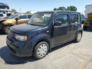 2010 Nissan Cube S z VIN JN8AZ2KR1AT162144, wystawiony jako Copart lot #55746995 z przebiegiem 129 002 mil mil oraz Czysty tytuł • Clean title. Historia ofert i sprzedaży dostępna na DreamBid. Obrazek 1.