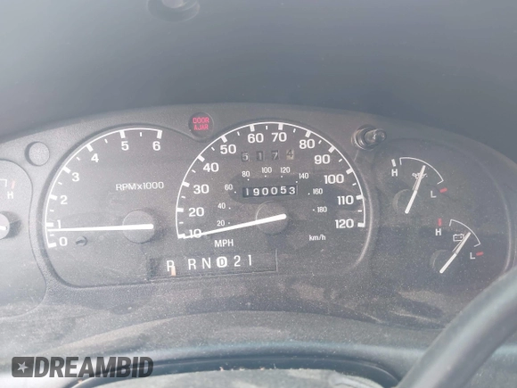 2000 Ford Explorer XLT z VIN 1FMDU73E6YZB38828, wystawiony jako IAAI lot #42458837 z przebiegiem 190 053 mil mil oraz . Historia ofert i sprzedaży dostępna na DreamBid. Obrazek 7.