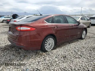 2016 Ford Fusion SE Hybrid with VIN 3FA6P0LU7GR250310, listed as a Copart auction lot 69625424 with 144,692 mi miles and Salvage title. Bid and sale history available at DreamBid. Image 3.