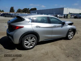 2018 Infiniti QX30 Luxury z VIN SJKCH5CP8JA049208, wystawiony jako Copart lot #54795885 z przebiegiem 46 993 mil mil oraz Szkody całkowita. Historia ofert i sprzedaży dostępna na DreamBid. Obrazek 3.