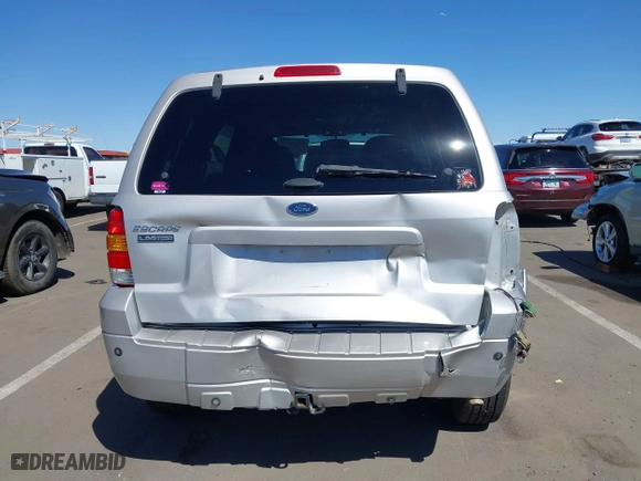 2005 Ford Escape Limited with VIN 1FMCU94145KA63604, listed as a IAAI auction lot 41825343 with 179,263 mi miles. Bid and sale history available at carsss.com. Image 6.