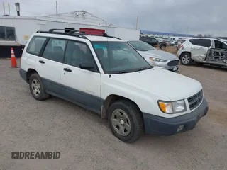 1998 Subaru Forester L with VIN JF1SF635XWH753021, listed as a IAAI auction lot 41541975 with 236,425 mi miles. Bid and sale history available at carsss.com. Image 1.