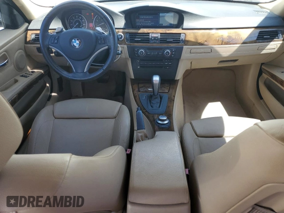 2008 BMW 3 Series 335i z VIN WBAVB73538KY63713, wystawiony jako Copart lot #56179545 z przebiegiem 82 967 mil mil oraz Szkoda całkowita • Salvage title. Historia ofert i sprzedaży dostępna na DreamBid. Obrazek 8.