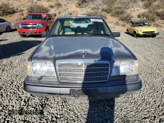 1995 Mercedes-Benz 400 with VIN WDBEA34E1SC269568, listed as a Copart auction lot 49800915 with 171,214 mi miles and Salvage Title. Bid and sale history available at carsss.com. Image 5.