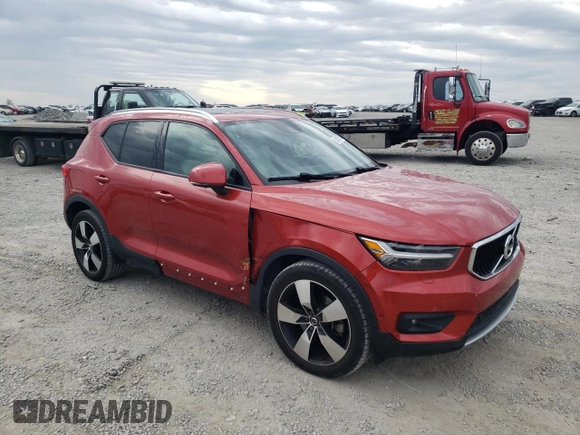 2019 Volvo XC40 Momentum z VIN YV4162UK4K2106806, wystawiony jako Copart lot #53316535 z przebiegiem 99 264 mil mil oraz Szkoda całkowita • Salvage title. Historia ofert i sprzedaży dostępna na DreamBid. Obrazek 4.