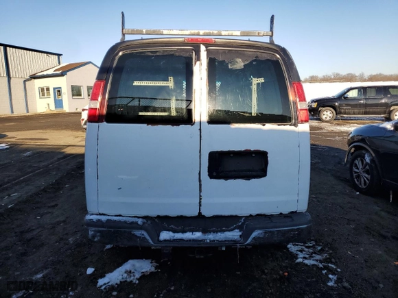 2017 GMC Savana Cargo Van with VIN 1GTW7AFF4H1913275, listed as a Copart auction lot 88629025 with 0 mi miles and Salvage Title. Bid and sale history available at carsss.com. Image 6.
