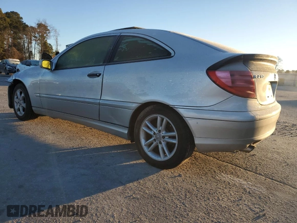 2003 Mercedes-Benz C 230 Kompressor with VIN WDBRN40J93A444693, listed as a Copart auction lot 87637615 with 156,298 mi miles and Salvage title. Bid and sale history available at DreamBid. Image 2.