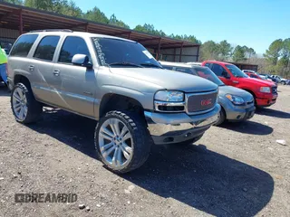 2001 GMC Yukon SLT with VIN 1GKEK13V11R220343, listed as a IAAI auction lot 41703786 with 213,518 mi miles. Bid and sale history available at carsss.com. Image 1.