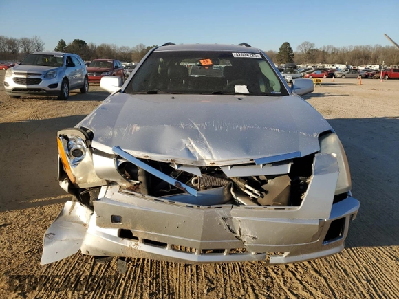 2009 Cadillac SRX RWD z VIN 1GYEE637890117173, wystawiony jako Copart lot #42098225 z przebiegiem 124 902 mil mil oraz Szkoda całkowita • Salvage title. Historia ofert i sprzedaży dostępna na DreamBid. Obrazek 5.