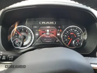 2020 Ram 1500 Laramie z VIN 1C6RREDT0LN265191, wystawiony jako Copart lot #57207775 z przebiegiem 124 269 mil mil oraz Szkoda całkowita • Salvage title. Historia ofert i sprzedaży dostępna na DreamBid. Obrazek 9.