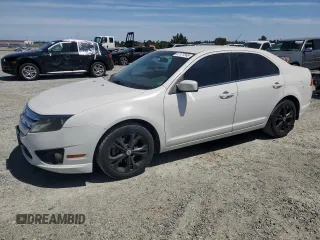 2012 Ford Fusion SE z VIN 3FAHP0HA9CR322819, wystawiony jako Copart lot #57177245 z przebiegiem 140 331 mil mil oraz Czysty tytuł • Clean title. Historia ofert i sprzedaży dostępna na DreamBid. Obrazek 1.