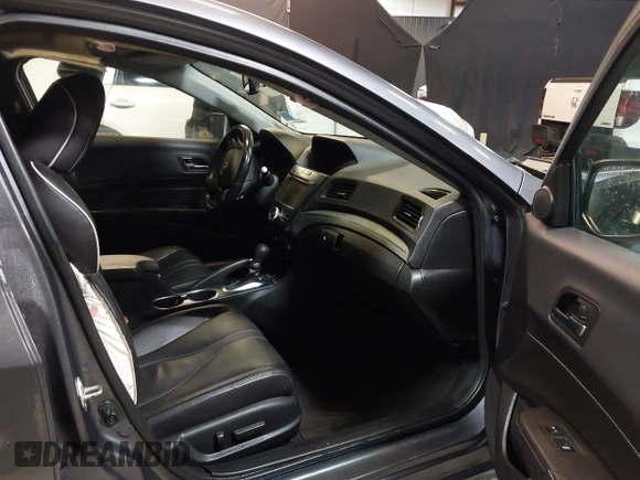 2019 Acura ILX w/Premium Pkg with VIN 19UDE2F76KA012106, listed as a IAAI auction lot 41460790 with 67,052 mi miles. Bid and sale history available at carsss.com. Image 5.