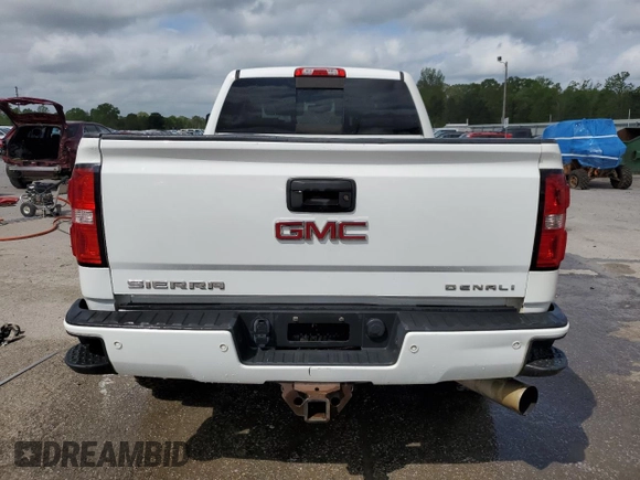 2016 GMC Sierra 2500HD Denali z VIN 1GT12UE84GF272949, wystawiony jako Copart lot #50641015 z przebiegiem 270 501 mil mil oraz Szkoda całkowita • Salvage title. Historia ofert i sprzedaży dostępna na DreamBid. Obrazek 6.