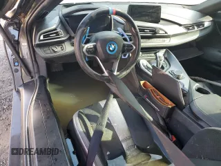 2016 BMW i8 z VIN WBY2Z2C52GV675555, wystawiony jako Copart lot #75122724 z przebiegiem Nie podano mil oraz Nie do naprawy • Non repairable. Historia ofert i sprzedaży dostępna na DreamBid. Obrazek 8.