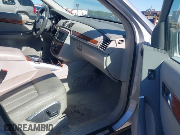 2008 Mercedes-Benz R 3.5L with VIN 4JGCB65E98A071133, listed as a IAAI auction lot 42114647 with 123,389 mi miles and . Bid and sale history available at DreamBid. Image 5.