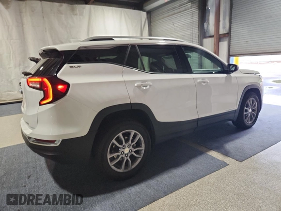 2024 GMC Terrain SLT with VIN 3GKALVEG2RL352063, listed as a Copart auction lot 64334175 with 29,027 mi miles and Clean title. Bid and sale history available at DreamBid. Image 3.