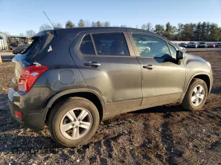 2020 Chevrolet Trax LS with VIN 3GNCJNSBXLL156065, listed as a Copart auction lot 43982225 with 70,108 mi miles and Salvage Title. Bid and sale history available at carsss.com. Image 3.