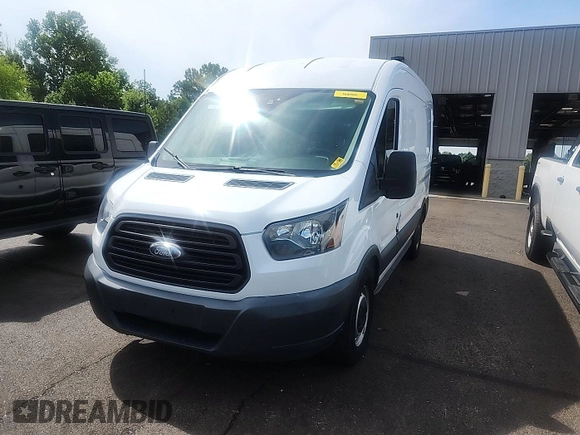 2018 Ford Transit z VIN 1FTYE1CM3JKB42289, wystawiony jako IAAI lot #42717396 z przebiegiem 88 406 mil mil oraz . Historia ofert i sprzedaży dostępna na DreamBid. Obrazek 13.