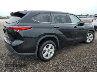 2022 Toyota Highlander LE z VIN 5TDBZRBH2NS181130, wystawiony jako Copart lot #51439145 z przebiegiem 80 927 mil mil oraz Czysty tytuł • Clean title. Historia ofert i sprzedaży dostępna na DreamBid. Obrazek 3.