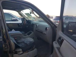 2006 Ford Expedition Limited with VIN 1FMFU19576LA77096, listed as a IAAI auction lot 41244661 with 186,873 mi miles. Bid and sale history available at carsss.com. Image 5.