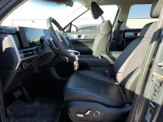 2025 Hyundai Santa Fe SEL with VIN 5NMP2DGL2SH073051, listed as a Copart auction lot 45202685 with 4,370 mi miles and Salvage Title. Bid and sale history available at carsss.com. Image 7.