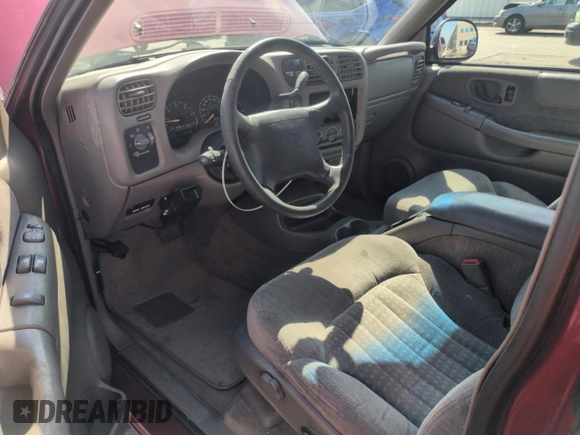 1998 Chevrolet Blazer LS with VIN 1GNCT18W5WK236585, listed as a Copart auction lot 62900435 with 123,272 mi miles and Salvage title. Bid and sale history available at DreamBid. Image 8.