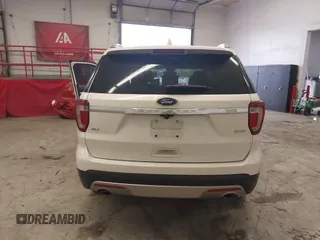 2017 Ford Explorer XLT with VIN 1FM5K8D89HGB36950, listed as a IAAI auction lot 41083427 with Not Provided miles and . Bid and sale history available at carsss.com. Image 16.