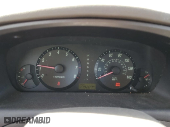 2004 Hyundai Elantra GLS z VIN KMHDN46D24U906147, wystawiony jako Copart lot #78170704 z przebiegiem 179 207 mil mil oraz Czysty tytuł • Clean title. Historia ofert i sprzedaży dostępna na DreamBid. Obrazek 9.