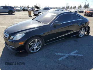 2013 Mercedes-Benz E 550 с VIN WDDKJ7DB0DF191034, выставлен на аукционе Copart как лот 42249505 с пробегом 128 024 миль миль и Списание • Salvage title. История ставок и продаж доступна на DreamBid. Изображение 1.
