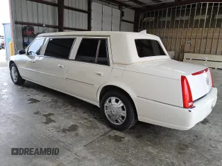 2009 Cadillac DTS Professional Limousine z VIN 1GEEK90Y49U550082, wystawiony jako Copart lot #44596105 z przebiegiem 53 866 mil mil oraz Czysty tytuł • Clean title. Historia ofert i sprzedaży dostępna na DreamBid. Obrazek 2.