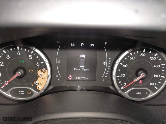 2017 Jeep Renegade Latitude with VIN ZACCJBBB4HPF10815, listed as a IAAI auction lot 41504957 with 192,076 mi miles. Bid and sale history available at carsss.com. Image 7.