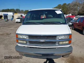 2001 Chevrolet Express with VIN 1GAHG39R811190636, listed as a IAAI auction lot 41397919 with 92,927 mi miles. Bid and sale history available at carsss.com. Image 12.