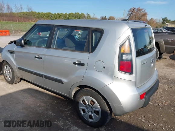 2011 Kia Soul with VIN KNDJT2A14B7322584, listed as a IAAI auction lot 40752860 with 110,742 mi miles. Bid and sale history available at carsss.com. Image 3.