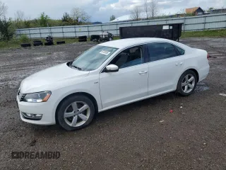 2015 Volkswagen Passat Limited Edition Edition z VIN 1VWAT7A38FC110103, wystawiony jako Copart lot #55752085 z przebiegiem 133 942 mil mil oraz Czysty tytuł • Clean title. Historia ofert i sprzedaży dostępna na DreamBid. Obrazek 1.
