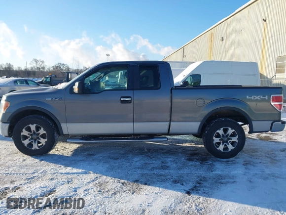 2009 Ford F-150 XL with VIN 1FTPX14V49FA37682, listed as a IAAI auction lot 41589752 with 176,691 mi miles. Bid and sale history available at carsss.com. Image 14.