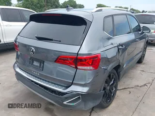 2022 Volkswagen Taos SE z VIN 3VVSX7B2XNM062037, wystawiony jako IAAI lot #42051064 z przebiegiem 30 149 mil mil oraz . Historia ofert i sprzedaży dostępna na DreamBid. Obrazek 4.