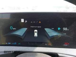 2022 Kia EV6 Wind z VIN KNDC3DLCXN5068642, wystawiony jako IAAI lot #41774075 z przebiegiem 17 632 mil mil oraz . Historia ofert i sprzedaży dostępna na DreamBid. Obrazek 7.